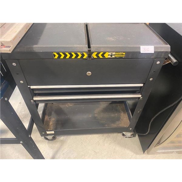 28IN ROLLING TOOL BOX