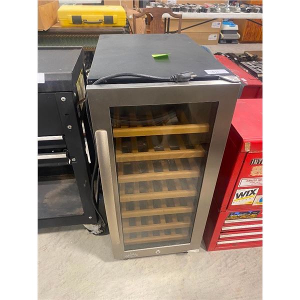 15X24X34IN WINE COOLER - DOES NOT COOL