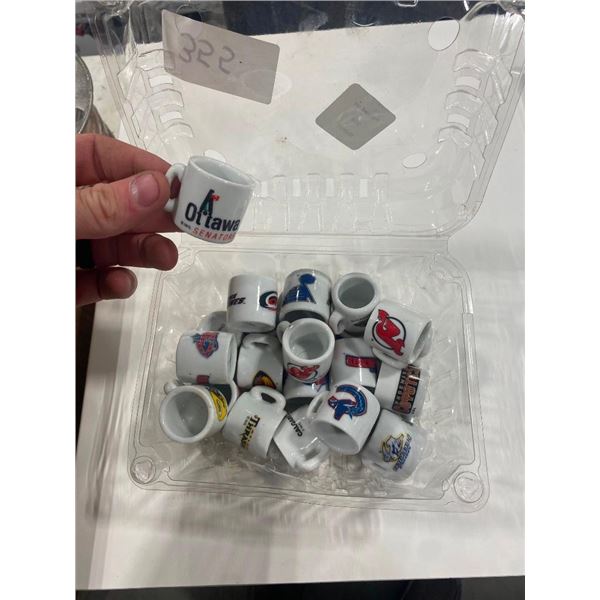 BOX OF SMALL COLLECTIBLE NHL MUGS
