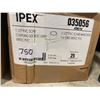 Image 1 : 25 OF 1.5IN PVC COUPLINGS