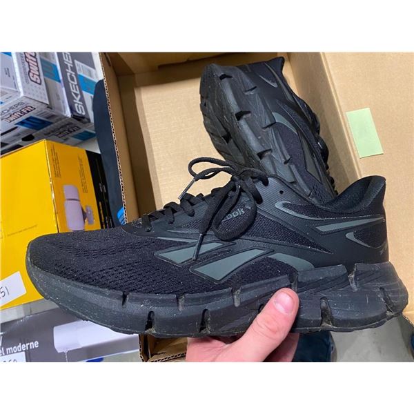 SIZE 13 MENS REEBOK SHOES
