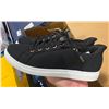 Image 1 : SIZE 8 WOMENS SKETCHERS SHOES