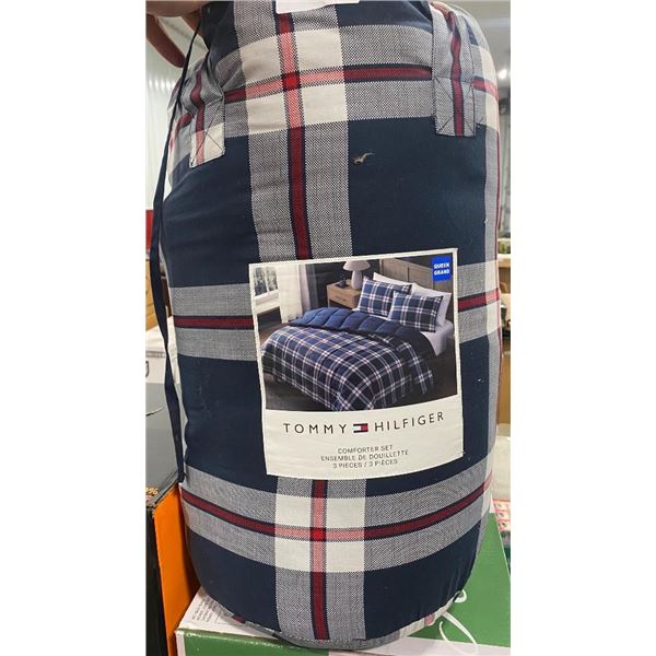 QUEEN SIZE TOMMY HILFIGER COMFORTER SET