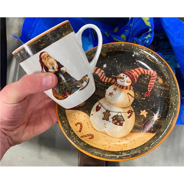ASSORTED CHRISTMAS PLATES AND MUGS
