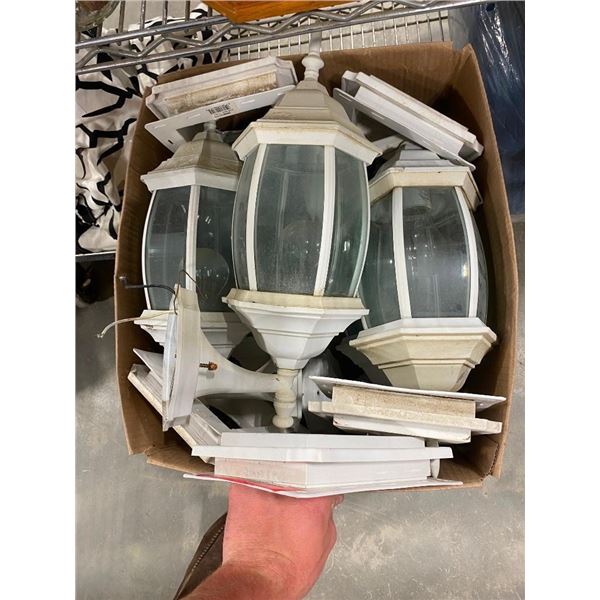 5 OUTDOOR HOUSE LIGHTS