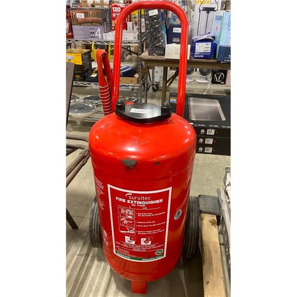 45L PORTABLE FIRE EXTINGUISHER WITH HOSE - HAS SCRATCH ON FRONT