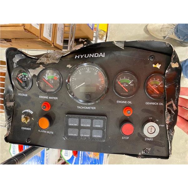 HYUNDAI CONTROL BOX - DENTED