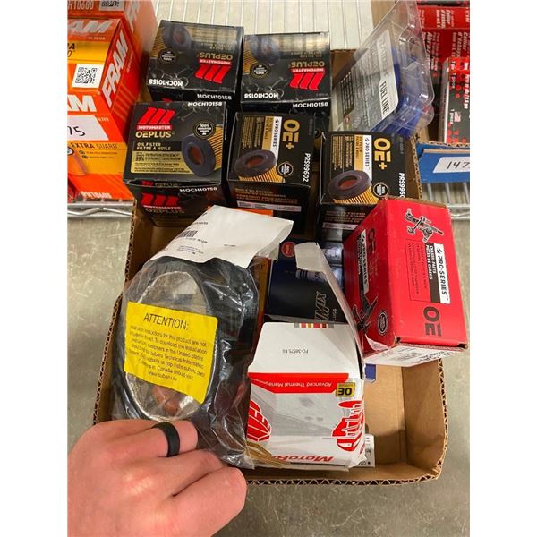 BOX LOT OF ASSORTED CAR PARTS