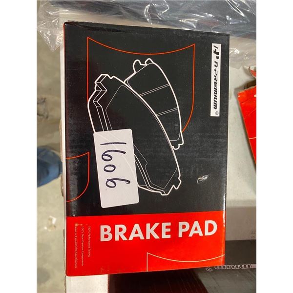 SET OF BRAKE PADS - PART NUMBER IN PIC
