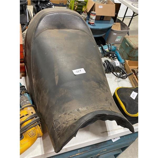 SNOWMOBILE SEAT