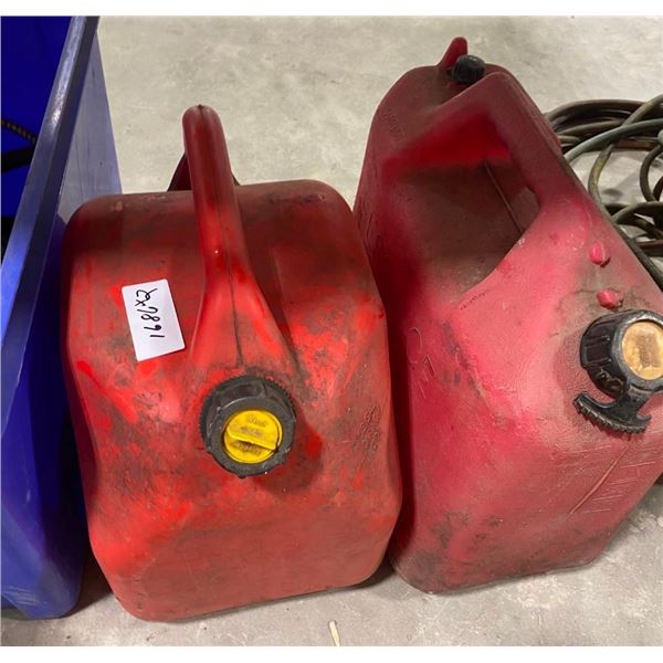 2 GAS JUGS