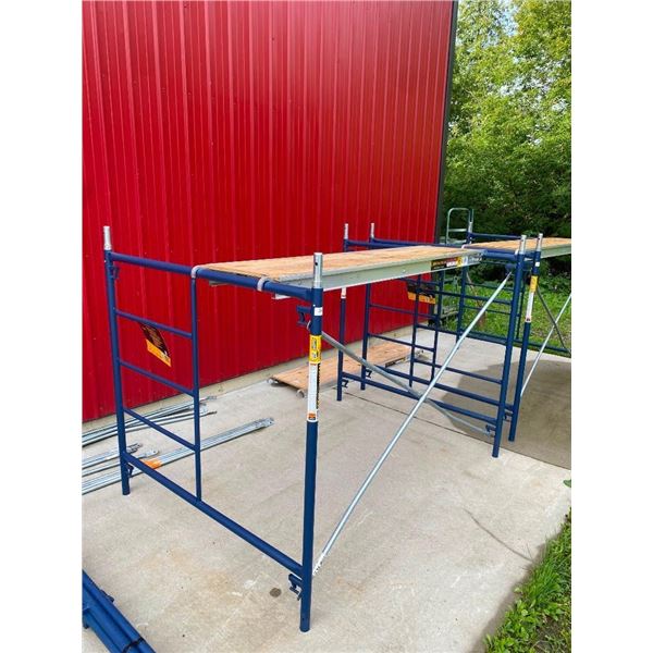 METALTECH STAGING UNIT - BRACE HAS BEND IN IT BUT WORKS FINE