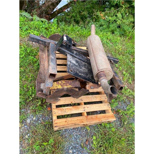 ASSORTED STEEL BRACKETS AND EXHAUST PC