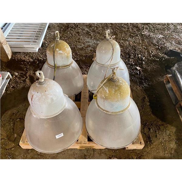 4 LARGE LIGHTS