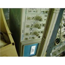 TEKTRONIX 2205 20MHZ OSCILLOSCOPE