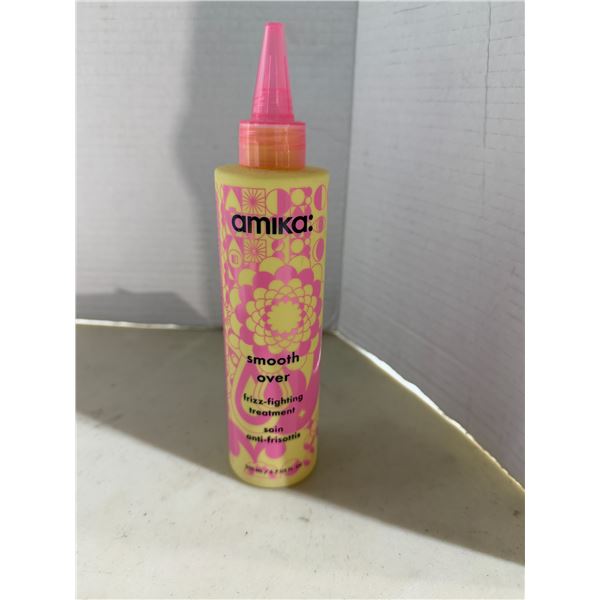 AMIKA smooth over frizz fighting treatment