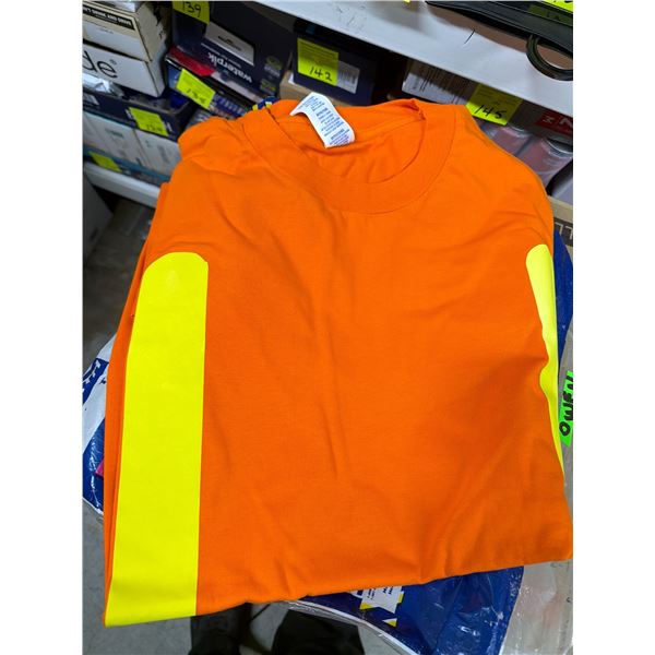 Hi box  traffic T-shirt size 3 XL