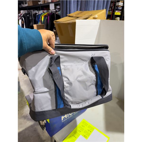 C L AVERMADE cooler bag  handle stitching needs repair see Picture