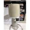 Image 2 : 24 inch poly resin table lamp