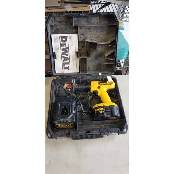 DEWALT 18V DRILL IN CASE WITH CHARGER AND BATTERY