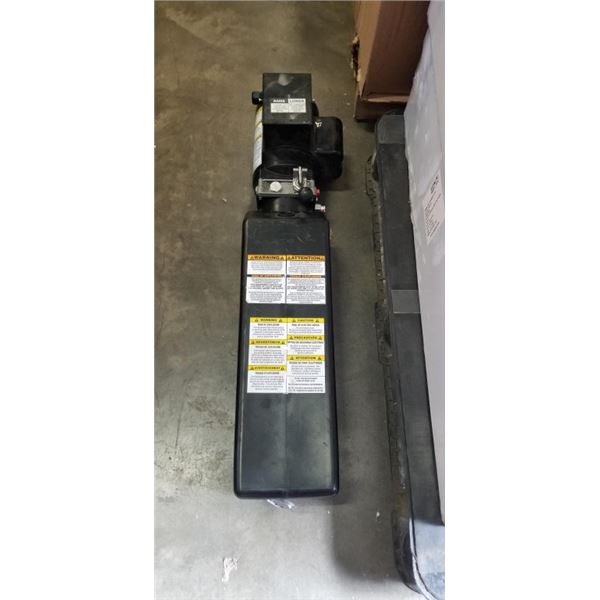 AS NEW HYDRAULIC LIFT PUMP