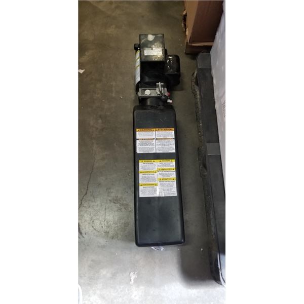 AS NEW HYDRAULIC LIFT PUMP