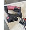 Image 2 : ULTRA LIGHTWEIGHT CORDLESS 21 VOLT WEED TRIMMER WITH TWO BATTERIES CHARGER AND FIVE NEW BLADES