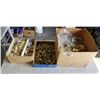 Image 1 : BOX AND 2 TRAYS OF BRASS LIGHTING ACCESSORIES