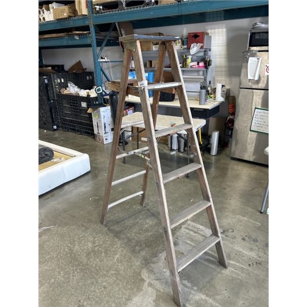 6 FOOT WOOD A FRAME LADDER