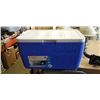 Image 1 : COLEMAN 45 LITRE CHEST COOLER