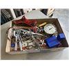 Image 2 : TRAY OF TOOLS INCLUDING 90-DEGREE RIGHT ANGLE CORNER CLAMP, METAL REVOLVING LEATHER HOLE PUNCH, MULT
