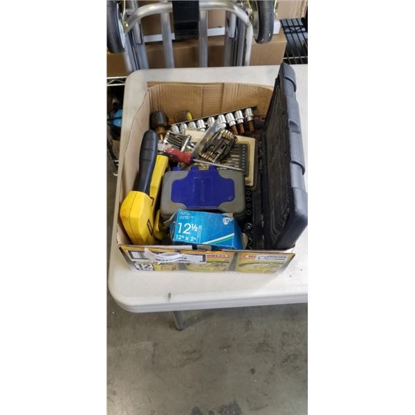 TRAY OF TOOLS, SOCKETS, DRIVERS, BIT SETS ETC