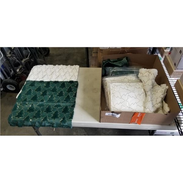 13 NEW 2 PACKS CHRISTMAS 18" PILLOW SHAMS. 9 WHITE, 4 GREEN