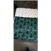 Image 2 : 13 NEW 2 PACKS CHRISTMAS 18" PILLOW SHAMS. 9 WHITE, 4 GREEN