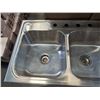 Image 3 : STAINLESS DOUBLE SINK