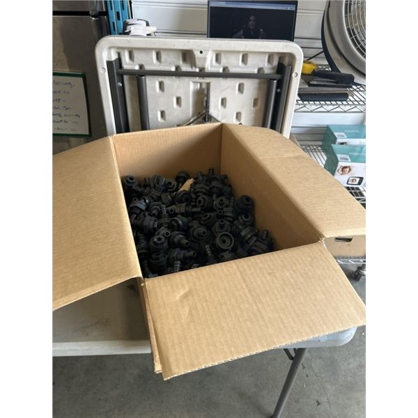 CASE OF PLASTIC BULKHEAD FITTINGS