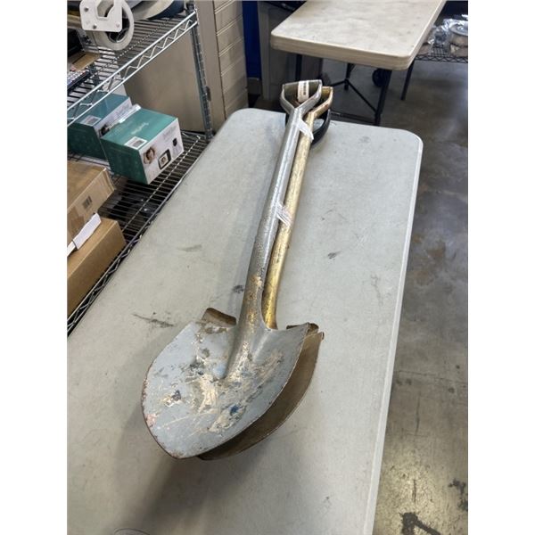 3 SPADE SHOVELS