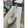 Image 1 : 3 SPADE SHOVELS