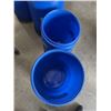 Image 3 : 4 SMALL BLUE BARRELS. NO LIDS