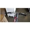 Image 5 : RED SORRENTO DIAMONDBACK BIKE