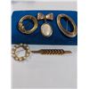 Image 3 : 5 GOLD AND SILVER PLATED BROOCHES