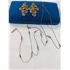 Image 1 : GOLD TONE NECKLACE AND PAIR OF EARRINGS