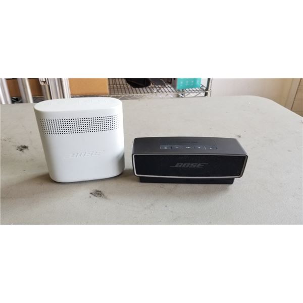 2 BOSE SPEAKERS. WORKING