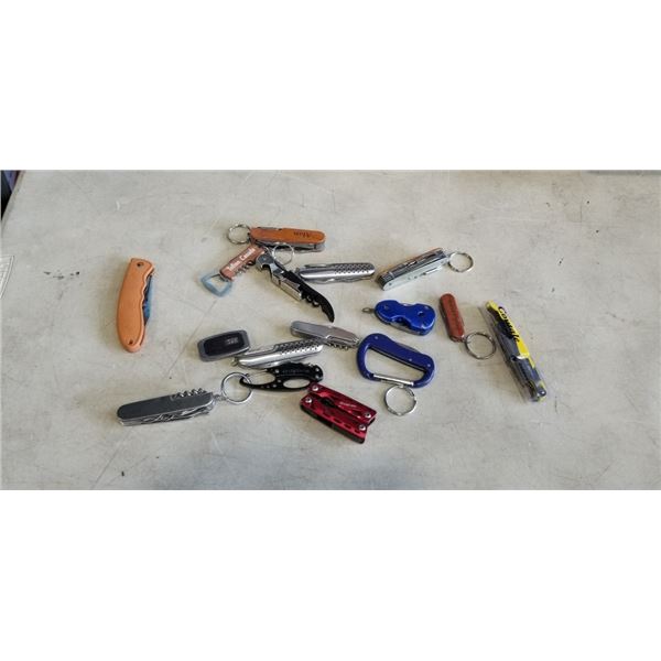 LOT OF POCKET KNIVES AND MULTITOOLS