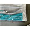 Image 5 : 16 BARS DOVE MOISTURIZING CREAM AND 4 CARO HOME COTTON TOWELS