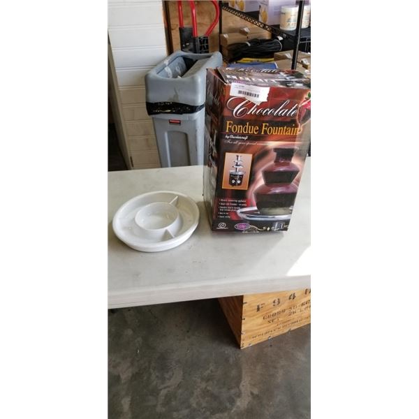 CHARLESCRAFT CHOCOLATE FONDUE FOUNTAIN