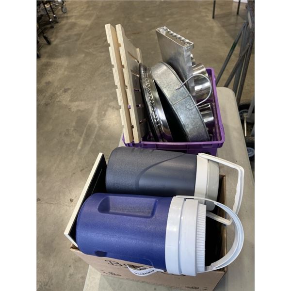 2 BOXES OF DECORATIVE DECOR INLCUDING GALVANIZED METAL ITEMS, GLASS BLOCK ETC