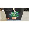 Image 1 : LEGO BOTANICALS PEACE LILY. RETAIL $49.99