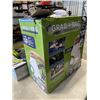 Image 3 : AS NEW ICE SCRAPER AND GLOVE KIT AND ALMOST FULL BOX REUSUABLE SHOW RAGS