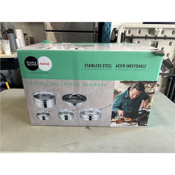 JAMIE OLIVER DINNER SET. SET IS MISSING THE 6.3 INCH SAUCEPAN